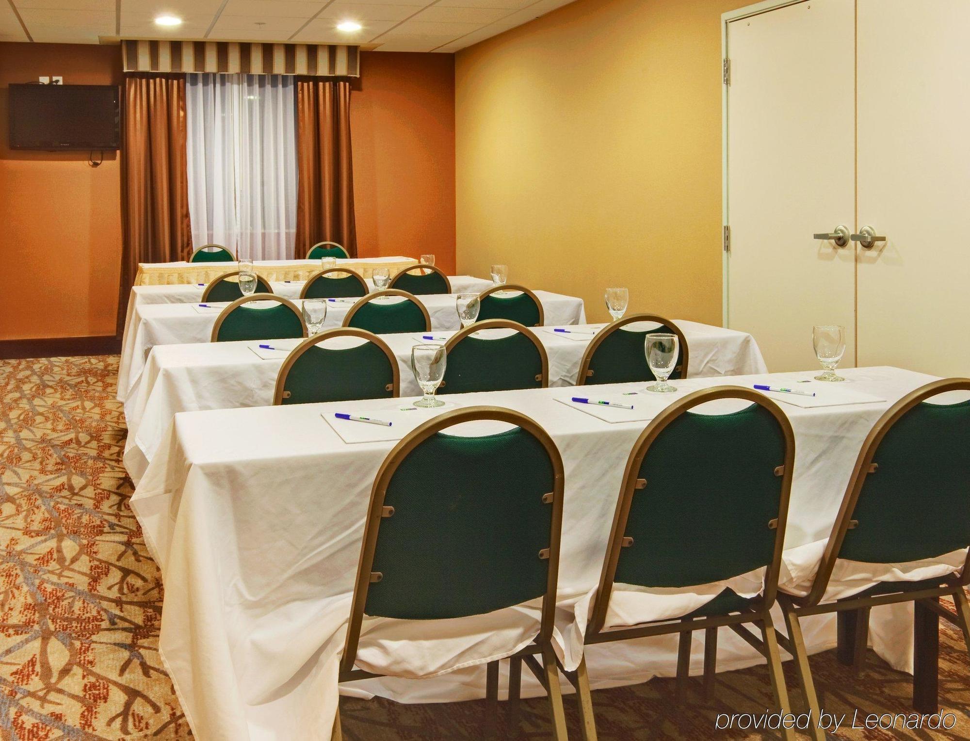Holiday Express & By Ihg