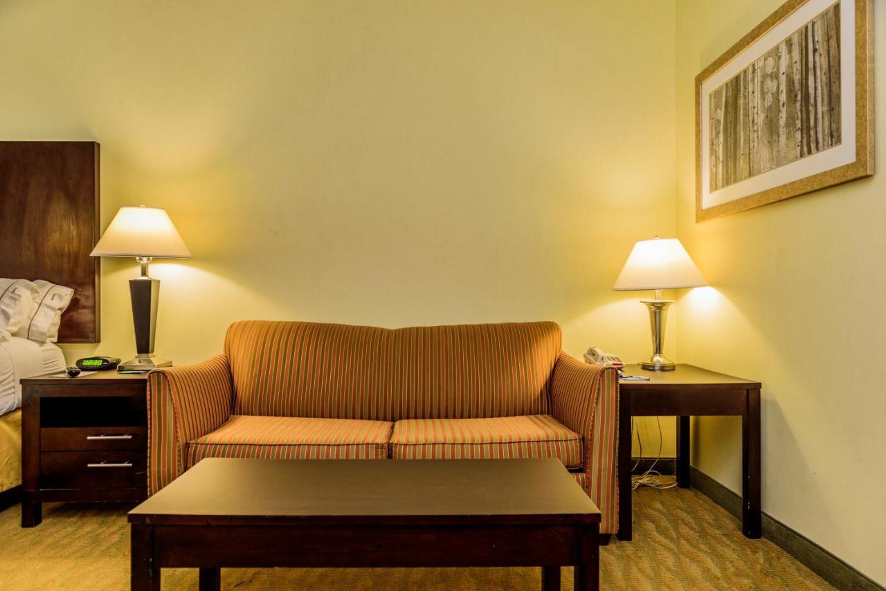 Express & By Ihg Hotel 3*