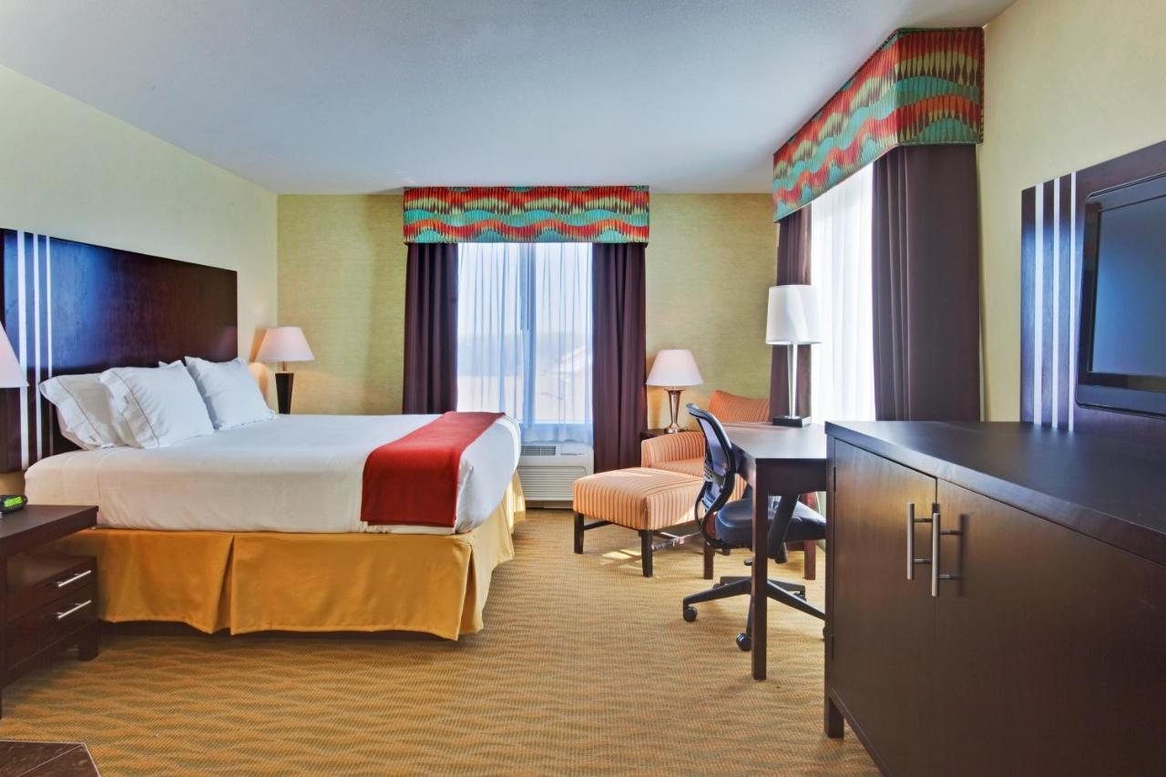 Express & By Ihg 3*